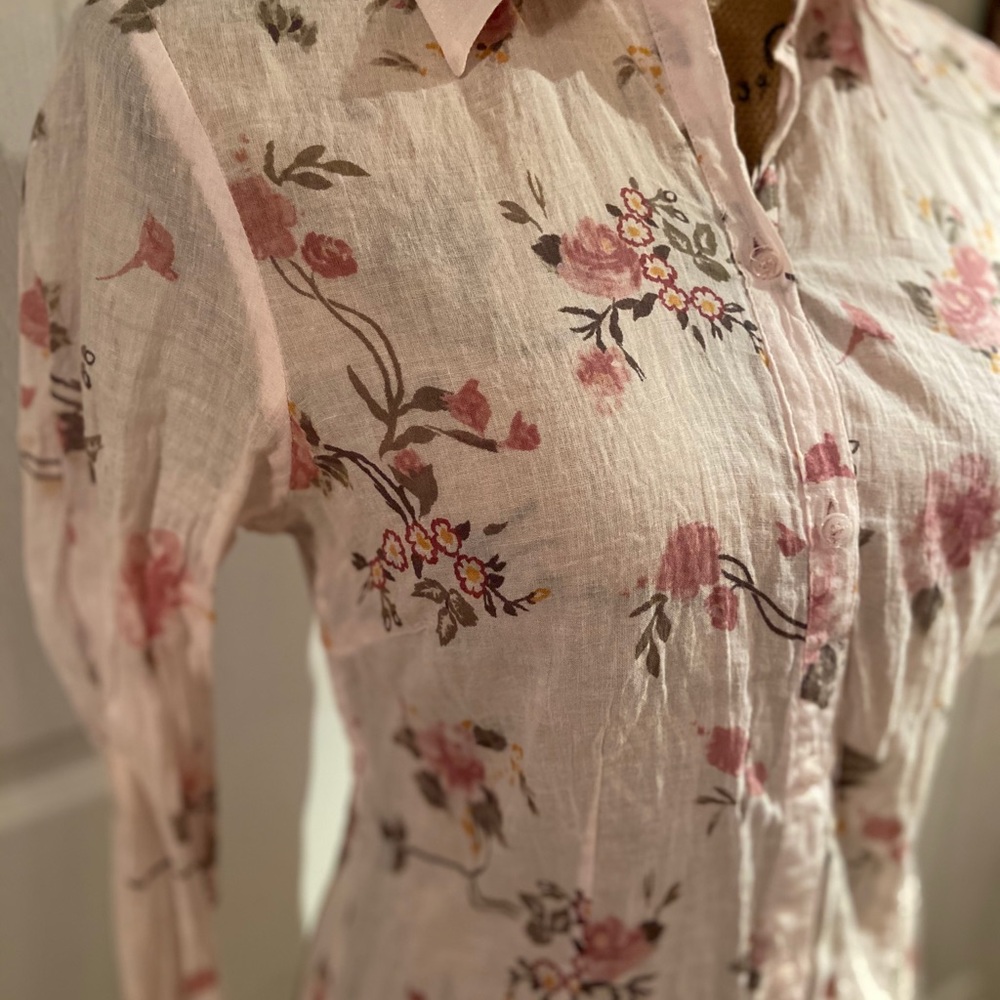BKE Floral print, blush pink button down shirt w/sequins at bottom